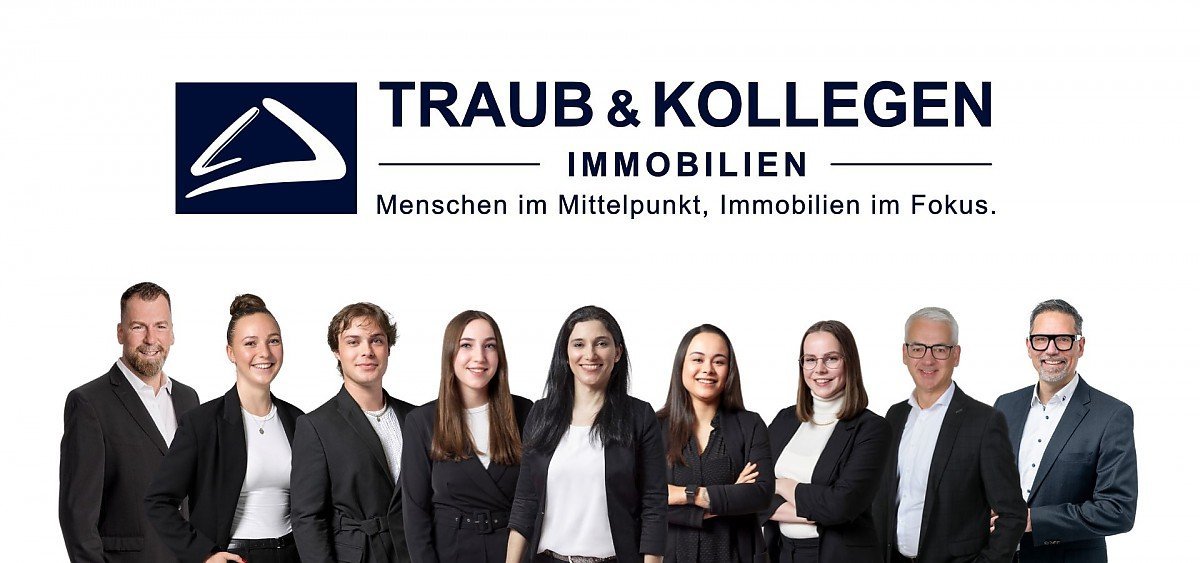 Paar vertraut auf Immobilienmakler