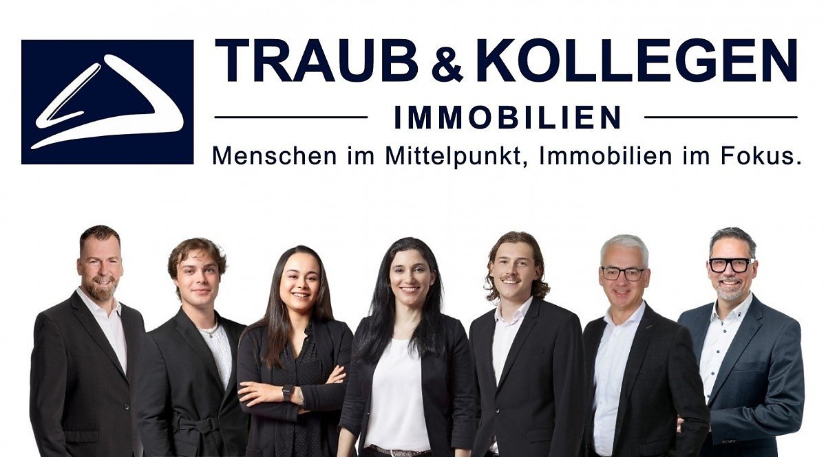 Paar vertraut auf Immobilienmakler