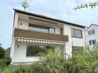 Bild (08cd61e531ff92b41bcb2e7b8d63da64): RESERVIERT! Viel Platz f�r die ganze Familie: Zweifamilienhaus mit gro�em Garten