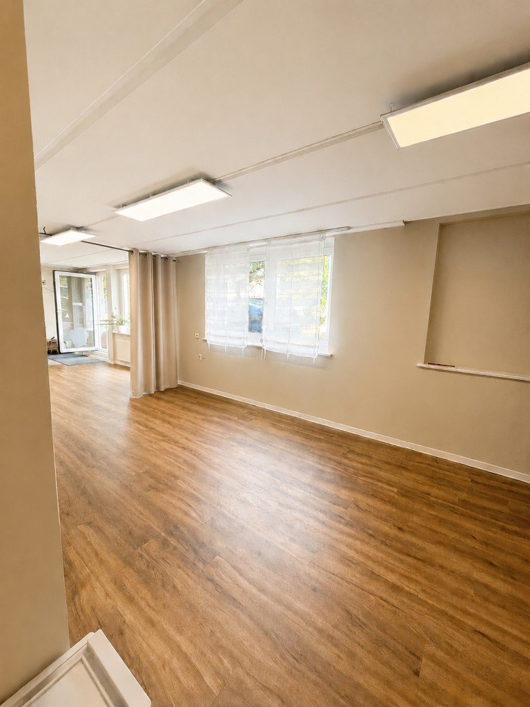 Gewerbefl�che(vorhandene Einrichtung mit KI entfernt) Waiblingen Ladenlokal Flexible Gewerbeeinheit in zentrumsnaher Lage von Waiblingen