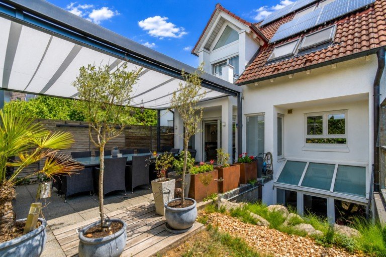 Au�enansicht Korb Reihenmittelhaus Ihr neues Zuhause: Modernisiertes Einfamilienhaus mit Blick auf die Weinberge