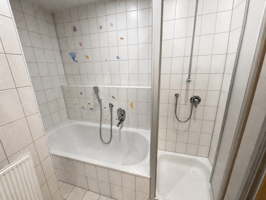 Badezimmer-KI bearbeitet(pers�nliche Gegenst�nde entfernt) Maisonettewohnung Remshalden-Grunbach
