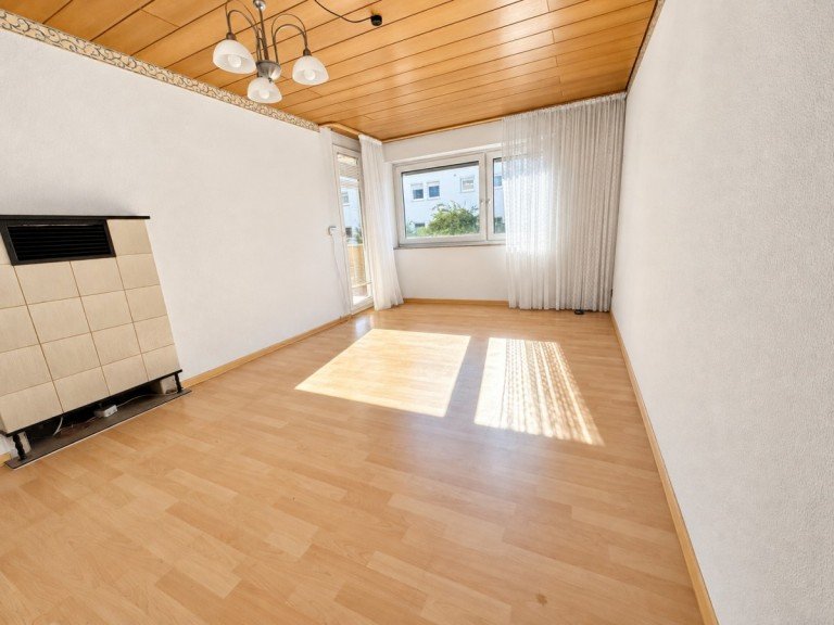 Hauptbild: 3 Zimmer, 2 Balkone, Hobbyraum & Garage - attraktiv in Waiblingen-Neustadt