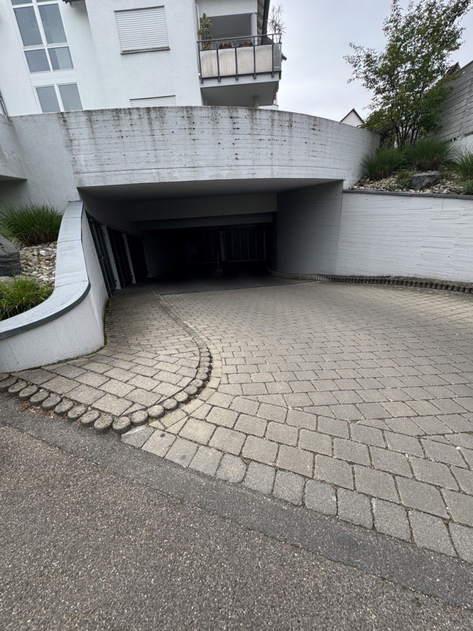 Tiefgarageneinfahrt Maisonettewohnung Remshalden-Grunbach