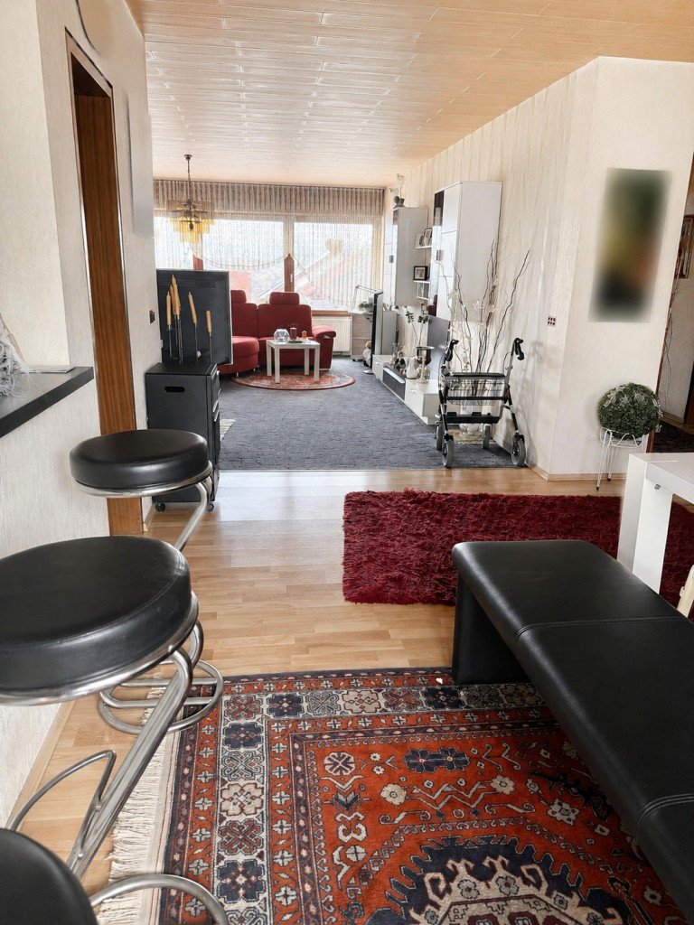 Blick Esszimmer_ Wohnzimmer Wendlingen Etagenwohnung Charmante Wohnung mit Hobbyraum und gro�em Gartenanteil