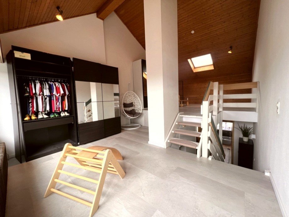 Gro�es Zimmer im Dachgeschoss Reihenmittelhaus Korb