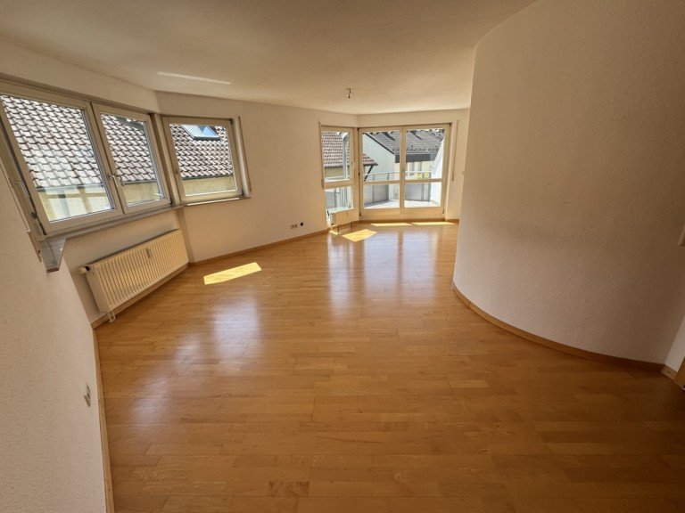 Wohn-Esszimmer Remshalden-Grunbach Maisonettewohnung Wohnen mit Charakter: Maisonette mit Galerie, Balkon & Tiefgarage